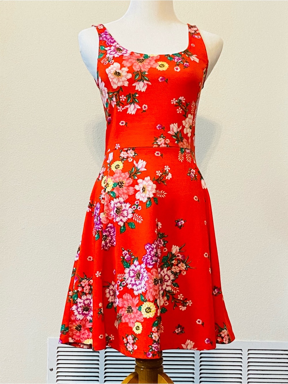 H&M Red Floral Scoop Neck Mini Dress